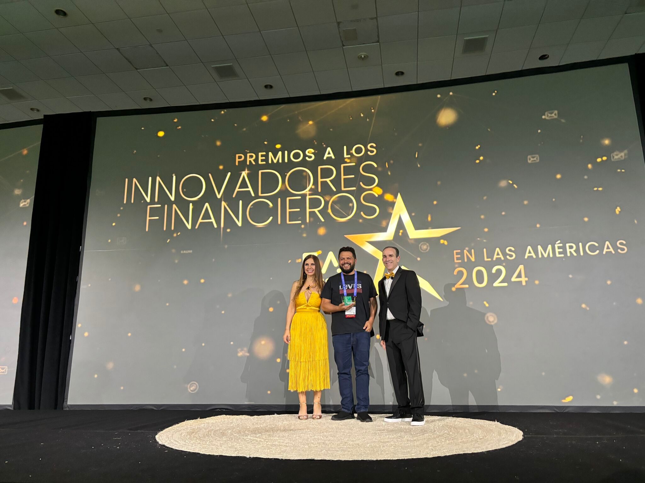 Estudiante doctoral recibe el premio de innovadores financieros Fintech Americas